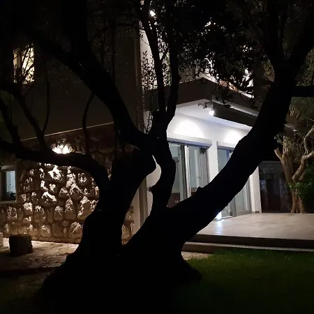 Beautiful House/villa Arboretum Holiday home